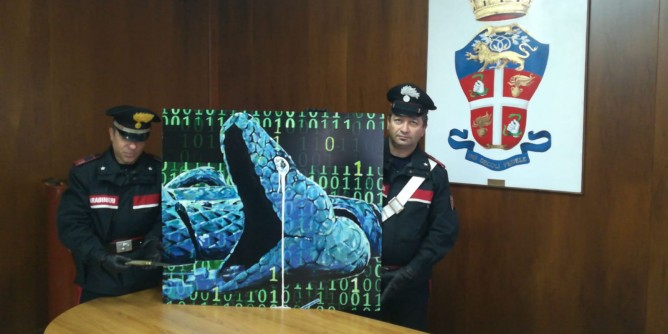 Tenta di rubare un quadro: denunciato 42enne