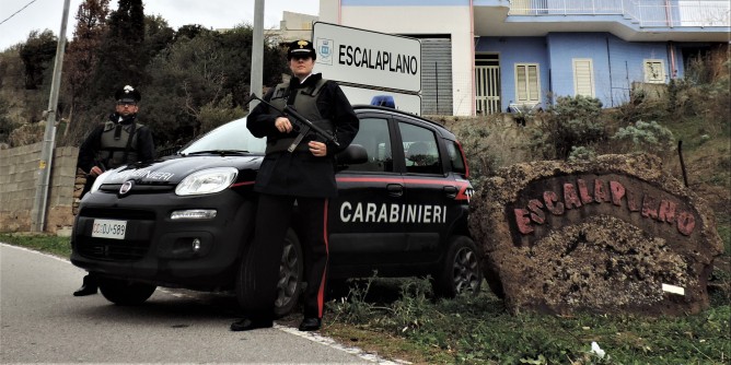 Guida senza patente: denunciato ad Escalaplano