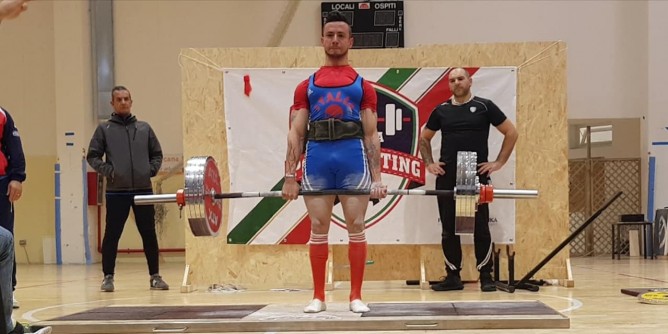 Powerlifting: l’algherese Garau brilla a Sorso