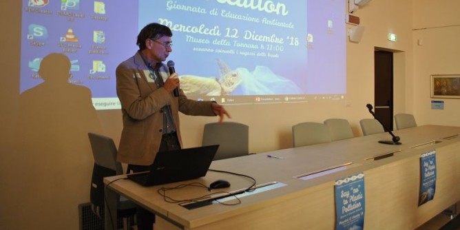 Stintino contro la plastica nel mare