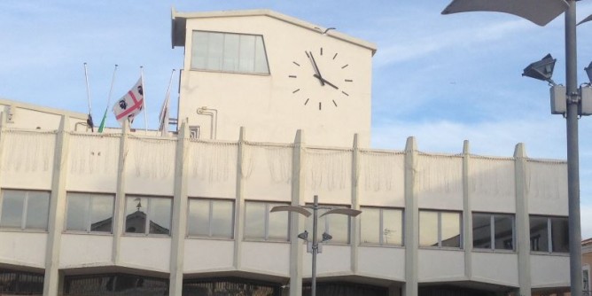 L´orologio di Piazza Umberto I riprende a funzionare