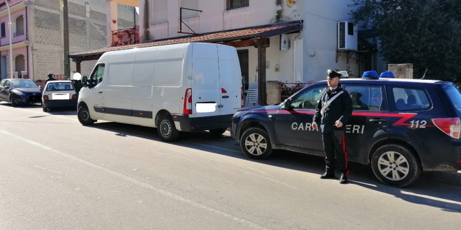 Oliena: assalto a furgone tabacchi
