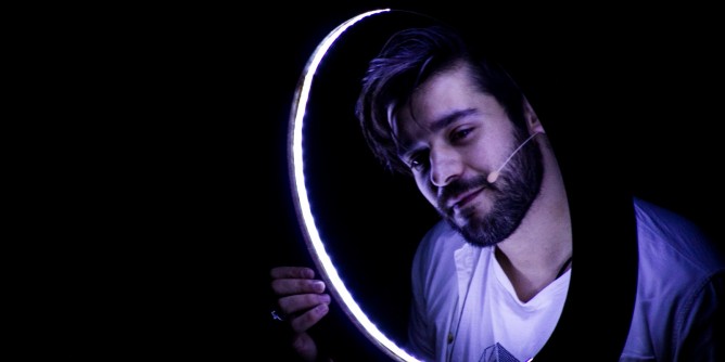Teatro: la rivoluzione sale sul palco