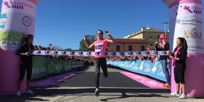 Cagliari SoloWomenRun, una città rosa in festa
