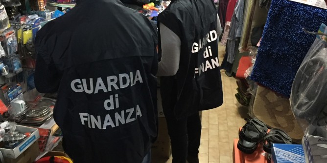 Contraffazione nel Cagliaritano: finanzieri in azione