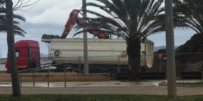 Spiagge pulite: lavori in Riviera del Corallo