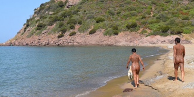 Porto Ferro <i>patria</i> per nudisti d´Europa
