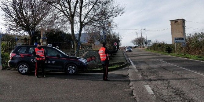 Coltello nascosto nell´anfibio: denunciato 25enne