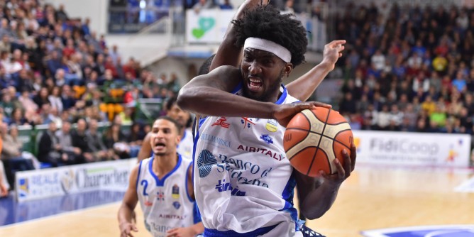 La Dinamo non completa la rimonta: gara3 è di Venezia
