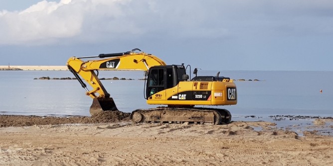 «Via le ruspe dalla spiaggia di Alghero»