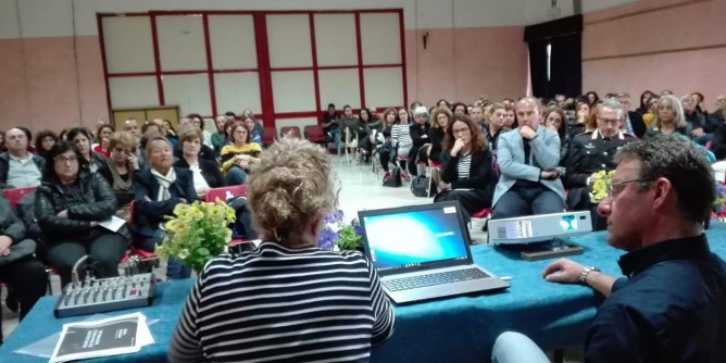 Violenza Donne: Fidapa tra i banchi di scuola