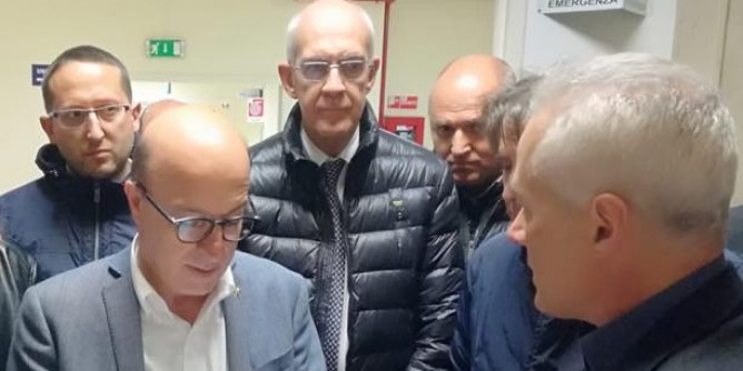 Mancano le protezioni al virus: esposto dei medici