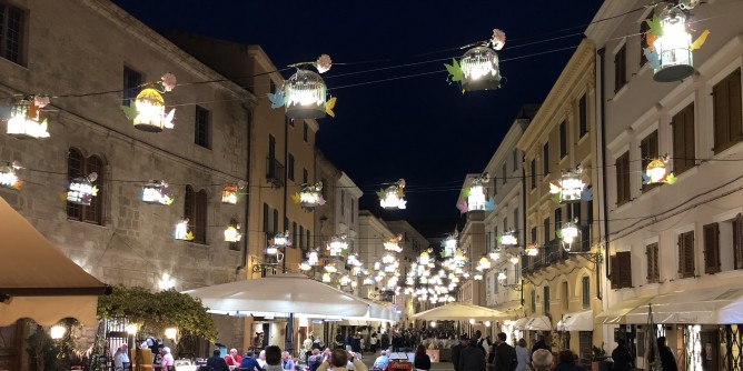 Paesaggi di luce anche nelle vie laterali