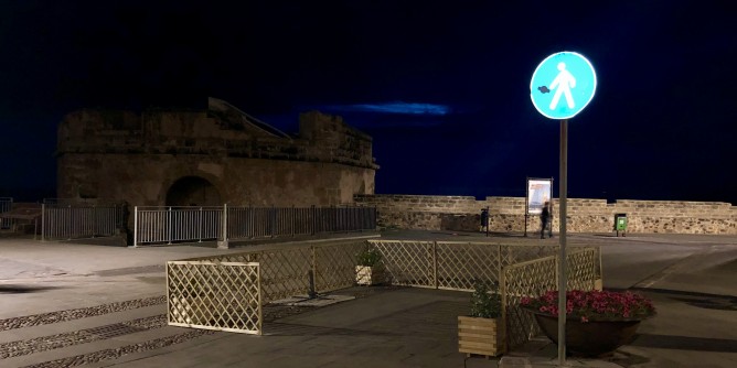 Tavolini sul Bastione, chiusura <i>lampo</i>