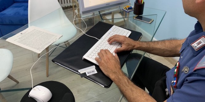 Truffa e minacce: 41enne denunciato