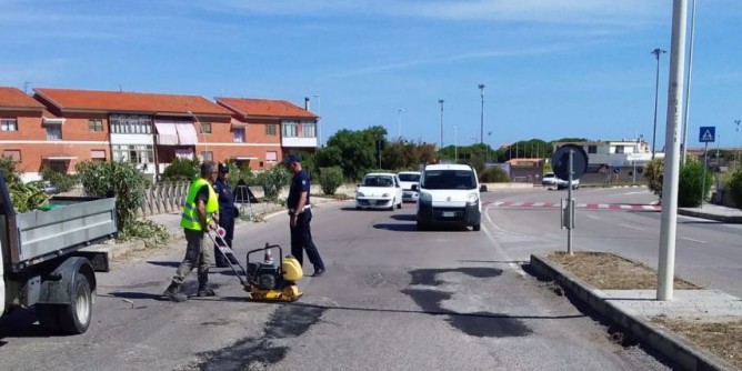 Buche stradali: lavori a Serra Li Pozzi e Lungomare