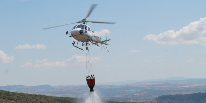 Incendi: elicottero a Montresta