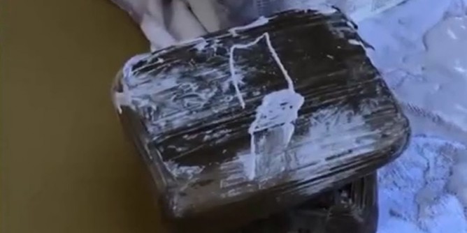 Sbarca ad Olbia con un chilo di coca: arrestato