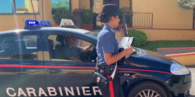 Ladro in casa: arrivano i Carabinieri