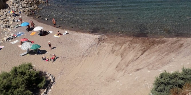 Calabona, spiaggia ripulita e rimessa a nuovo