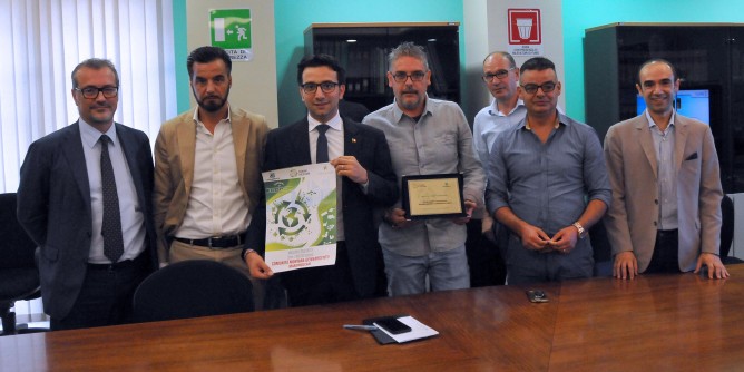 Lampis punta sulla differenziata