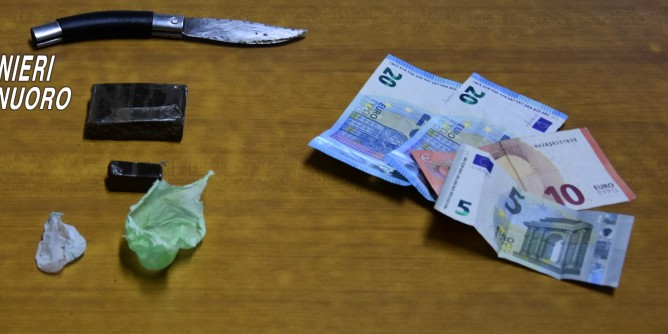 Droga in casa: 52enne in manette