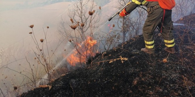 Incendio Porto Torres: tavolo per messa in sicurezza