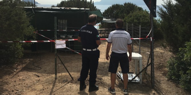 Sequestrate strutture abusive a Cala Sassari