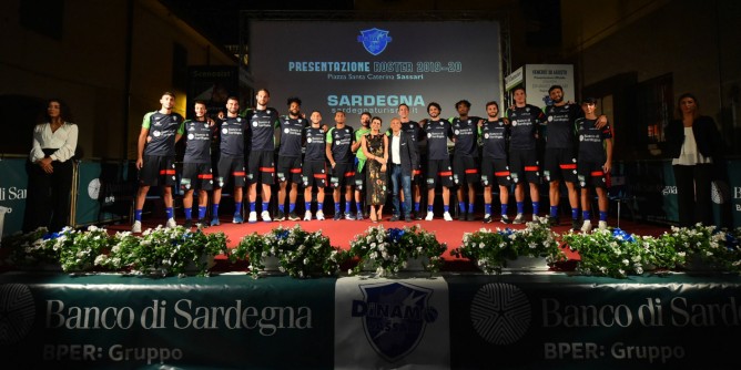 Basket: Sassari <i>abbraccia</i> la Dinamo
