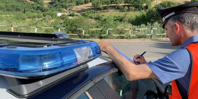 Rifiuta l´etilometro: 55enne nei guai