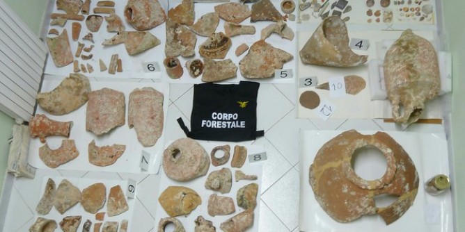 Reperti archeologici in casa: interviene la Forestale
