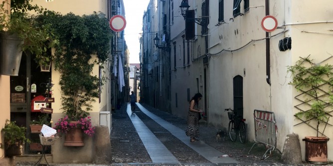 Alghero: Centro in <i>confusione</i>, pedoni a rischio