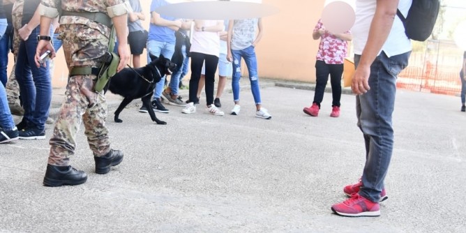 Operazione Scuole sicure: scatta l´antidroga