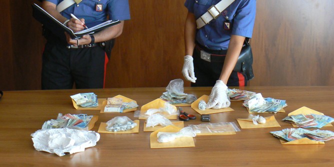 Spaccio in centro storico: doppio arresto a Sassari