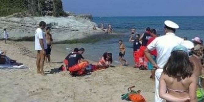 Castelsardo: bagnini in spiaggia ad ottobre