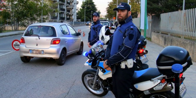 In giro per Sassari col bus: denunciati