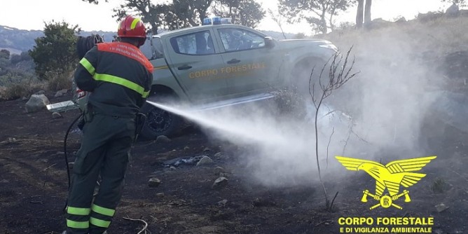 Fiamme a Guspini e Bottida
