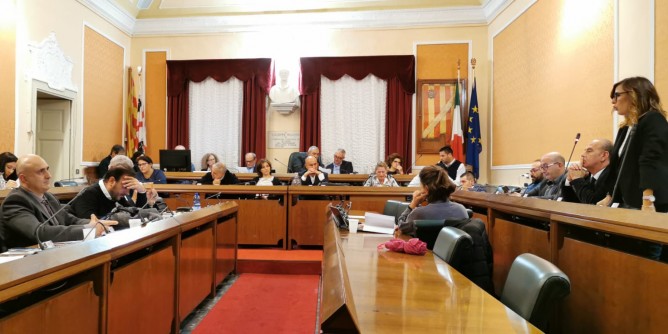 «Conoci alimenta pettegolezzi e panico»