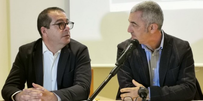 In <i>Meta</i> <i>firmano</i> i primi 9 dipendenti 