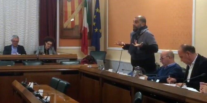 «Amministrazione ricoperta di ridicolo»