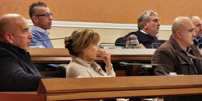<i>Strigliata</i> dai capigruppo: stop divisioni
