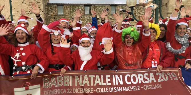 Babbi Natale, la generosità va di corsa