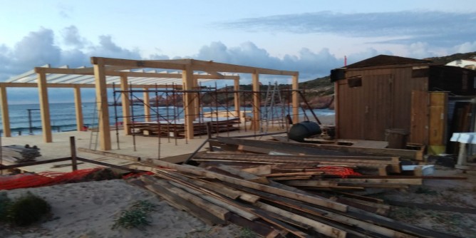 Mega-chiosco alla <i>Marinella</i>: foto