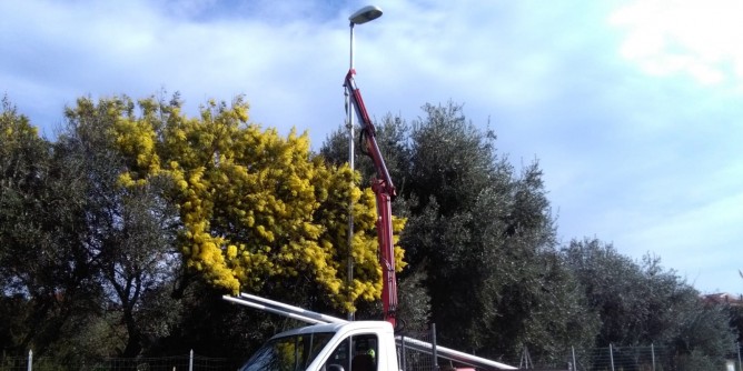 Illuminazione pubblica: nuovi pali a Porto Torres