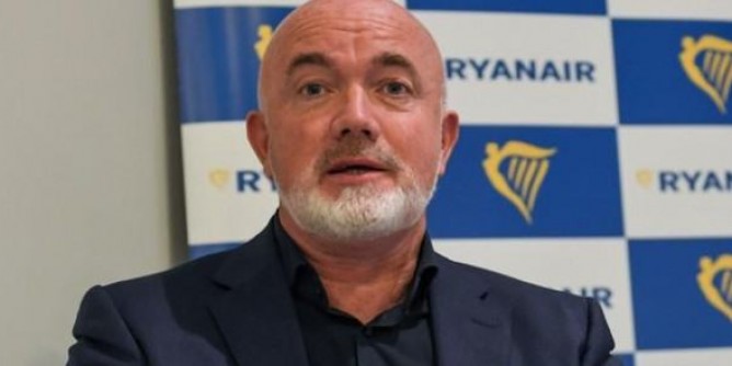 Ryanair tratta con Olbia, Alghero trema