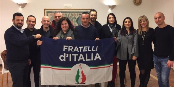 FdI amplia le sue <i>radici</i> a Castelsardo