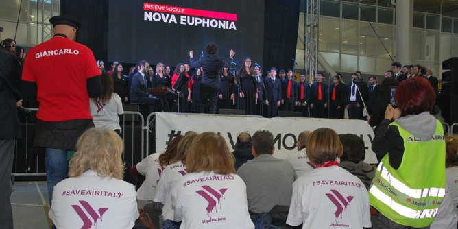 Musica in pista per i lavoratori Air Italy