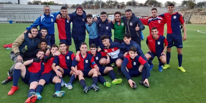 Calcio Juniores: la finale è Torres-Muravera