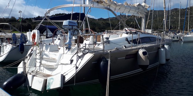 Contrabbando doganale: sequestrata barca a vela