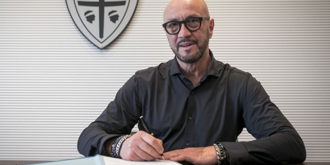 Cagliari, c la firma: Walter Zenga  il nuovo allenatore